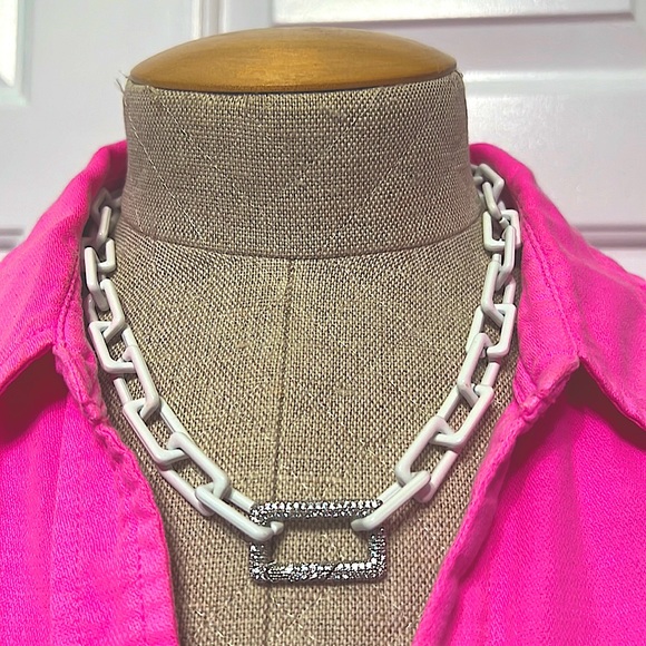 White Enamel Paperclip Link Necklace w/CZ Carabiner - NWT - Picture 1 of 6
